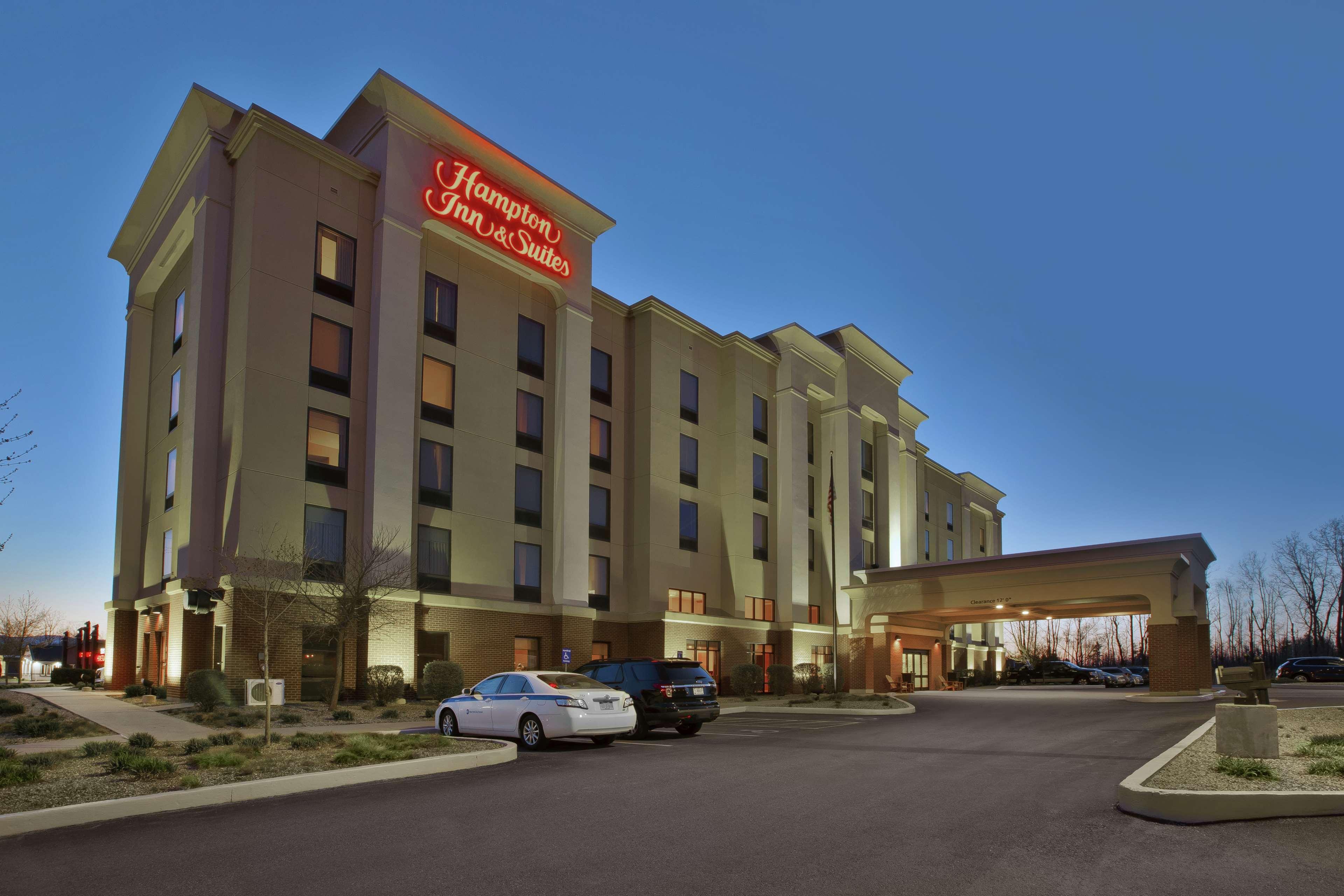 Hampton Inn & Suites Платсбърг Екстериор снимка