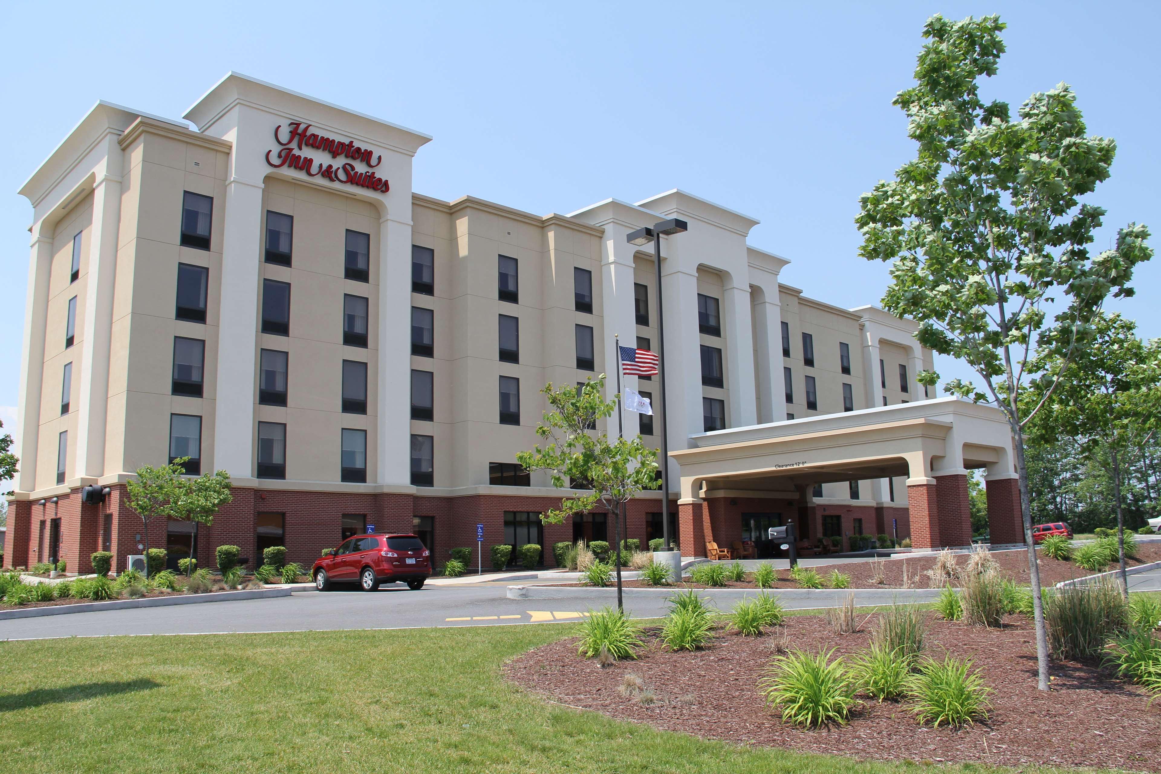 Hampton Inn & Suites Платсбърг Екстериор снимка