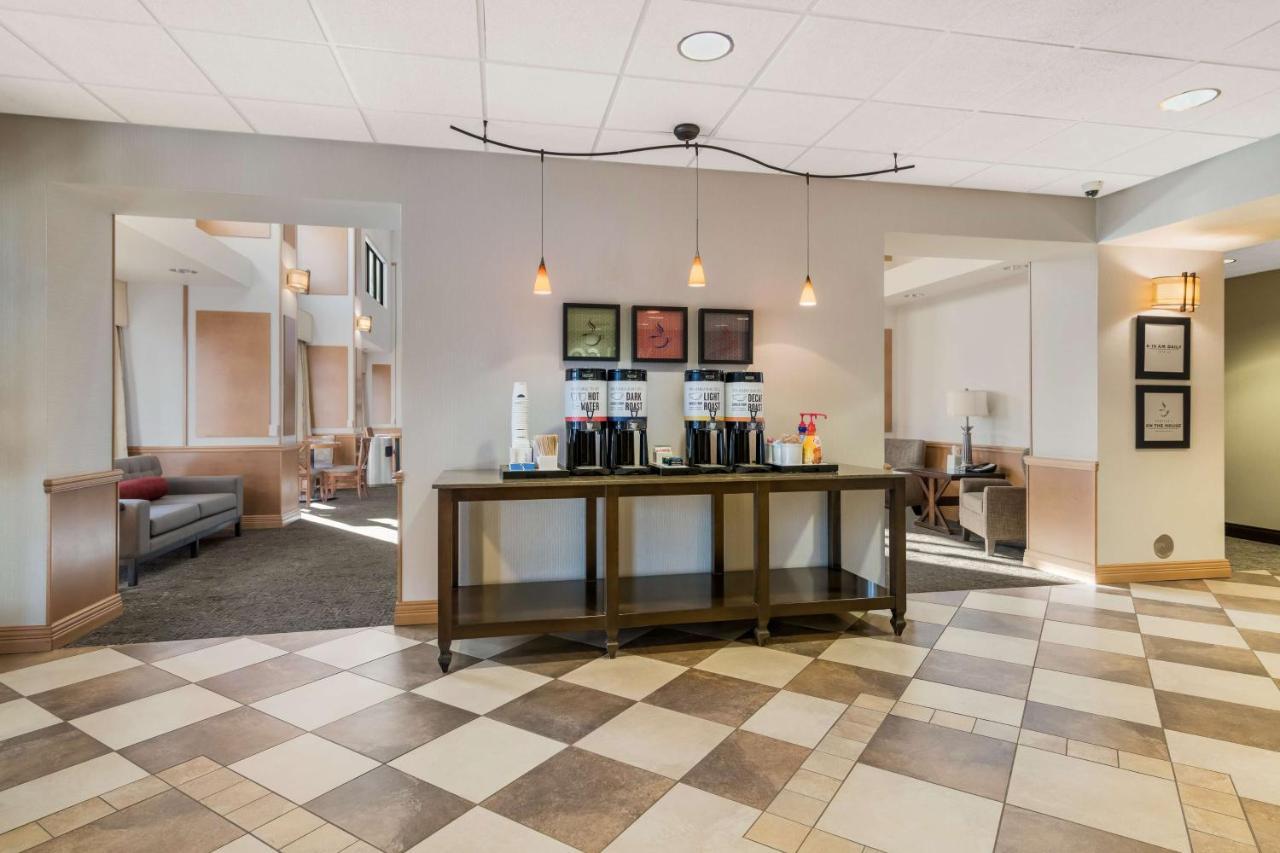 Hampton Inn & Suites Платсбърг Екстериор снимка