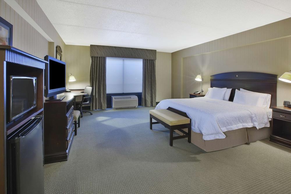 Hampton Inn & Suites Платсбърг Екстериор снимка