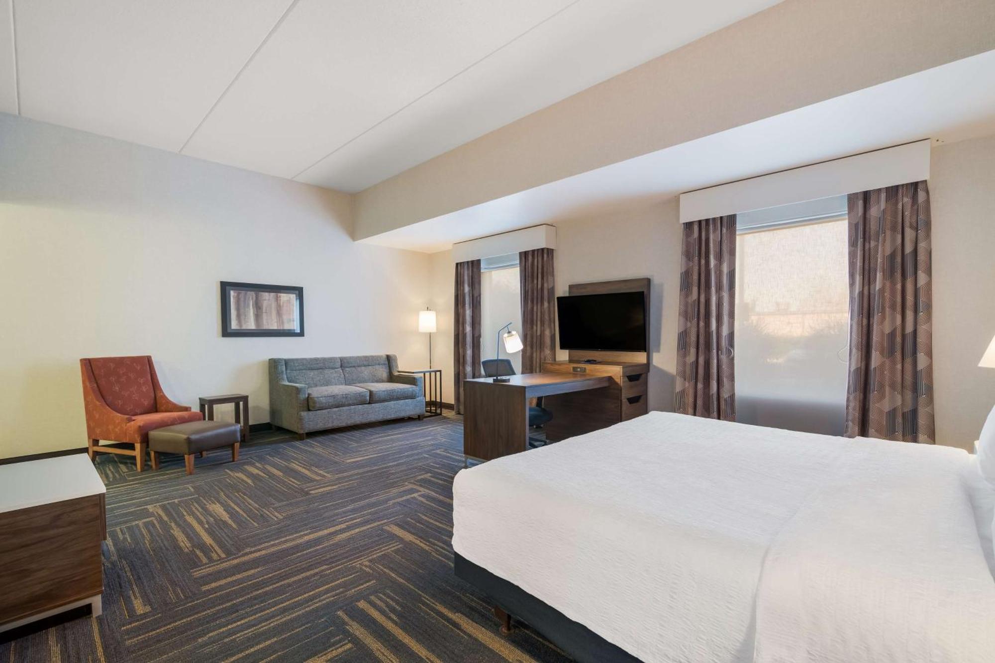 Hampton Inn & Suites Платсбърг Екстериор снимка