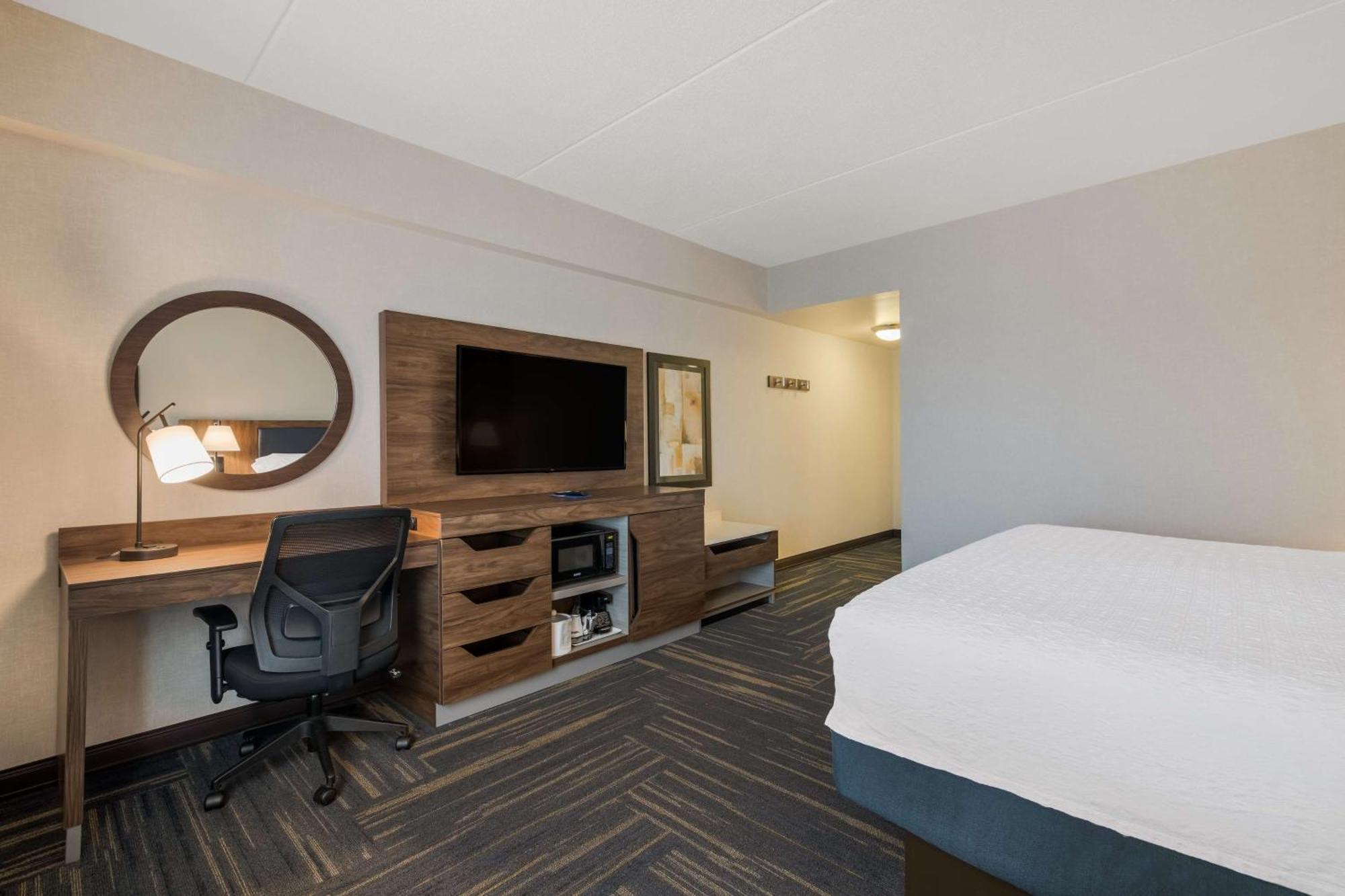 Hampton Inn & Suites Платсбърг Екстериор снимка