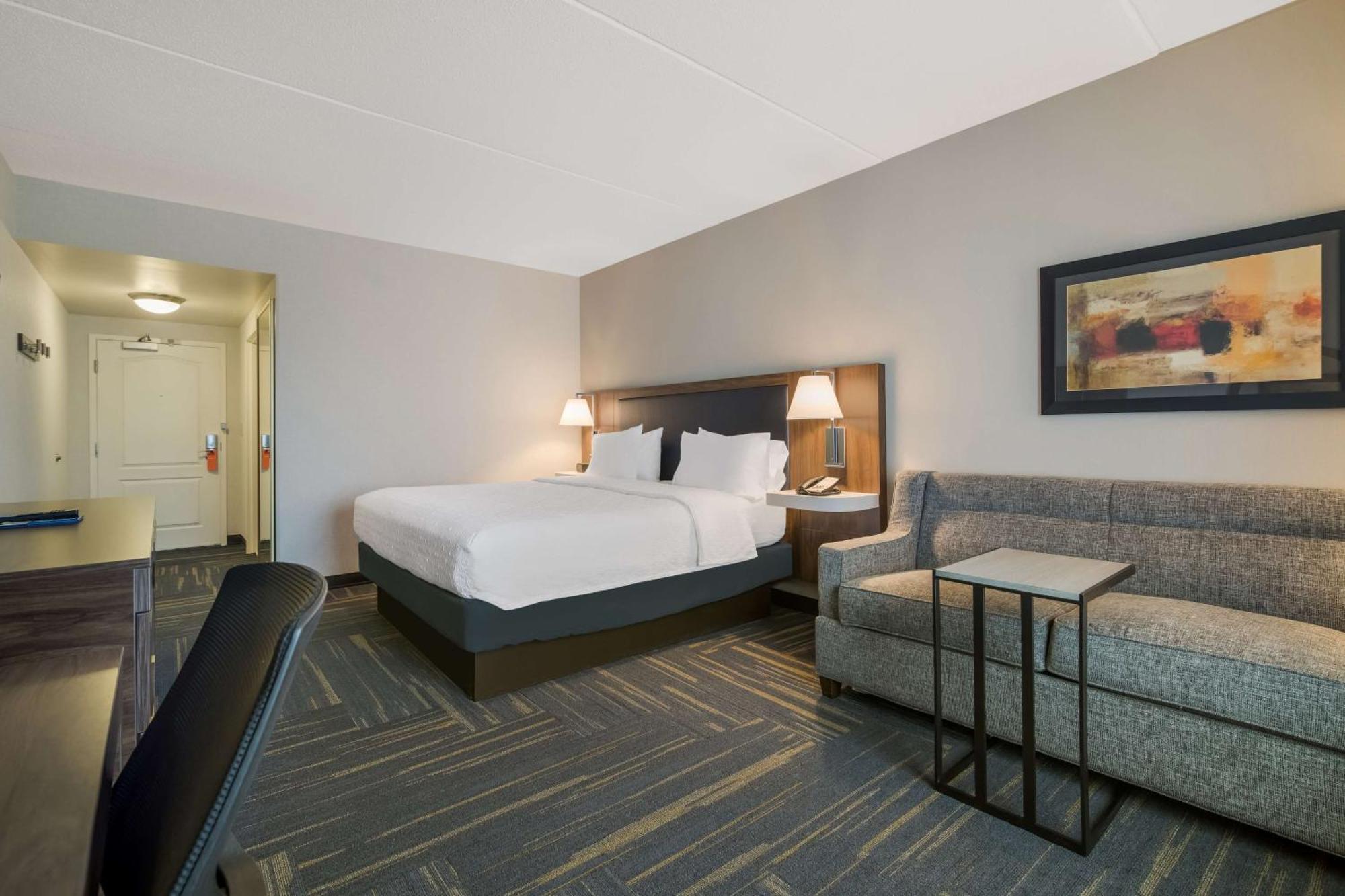 Hampton Inn & Suites Платсбърг Екстериор снимка