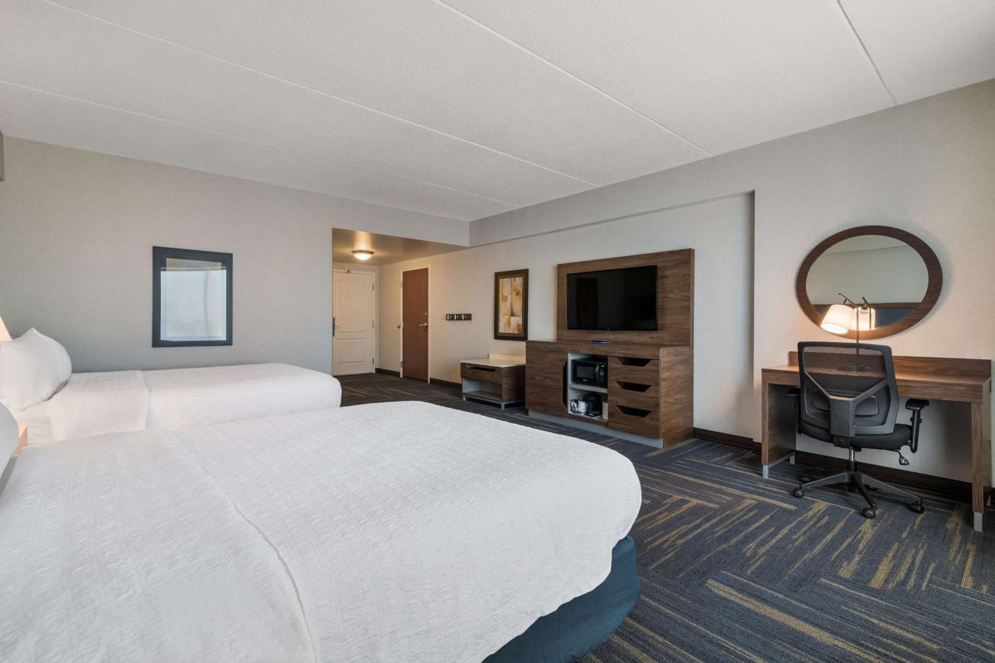 Hampton Inn & Suites Платсбърг Екстериор снимка