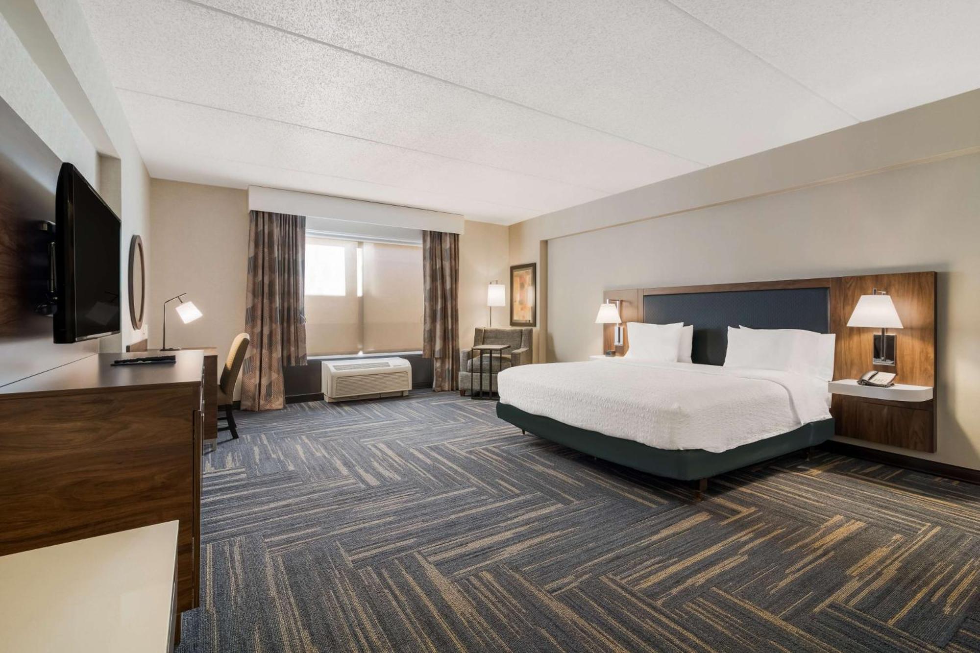 Hampton Inn & Suites Платсбърг Екстериор снимка