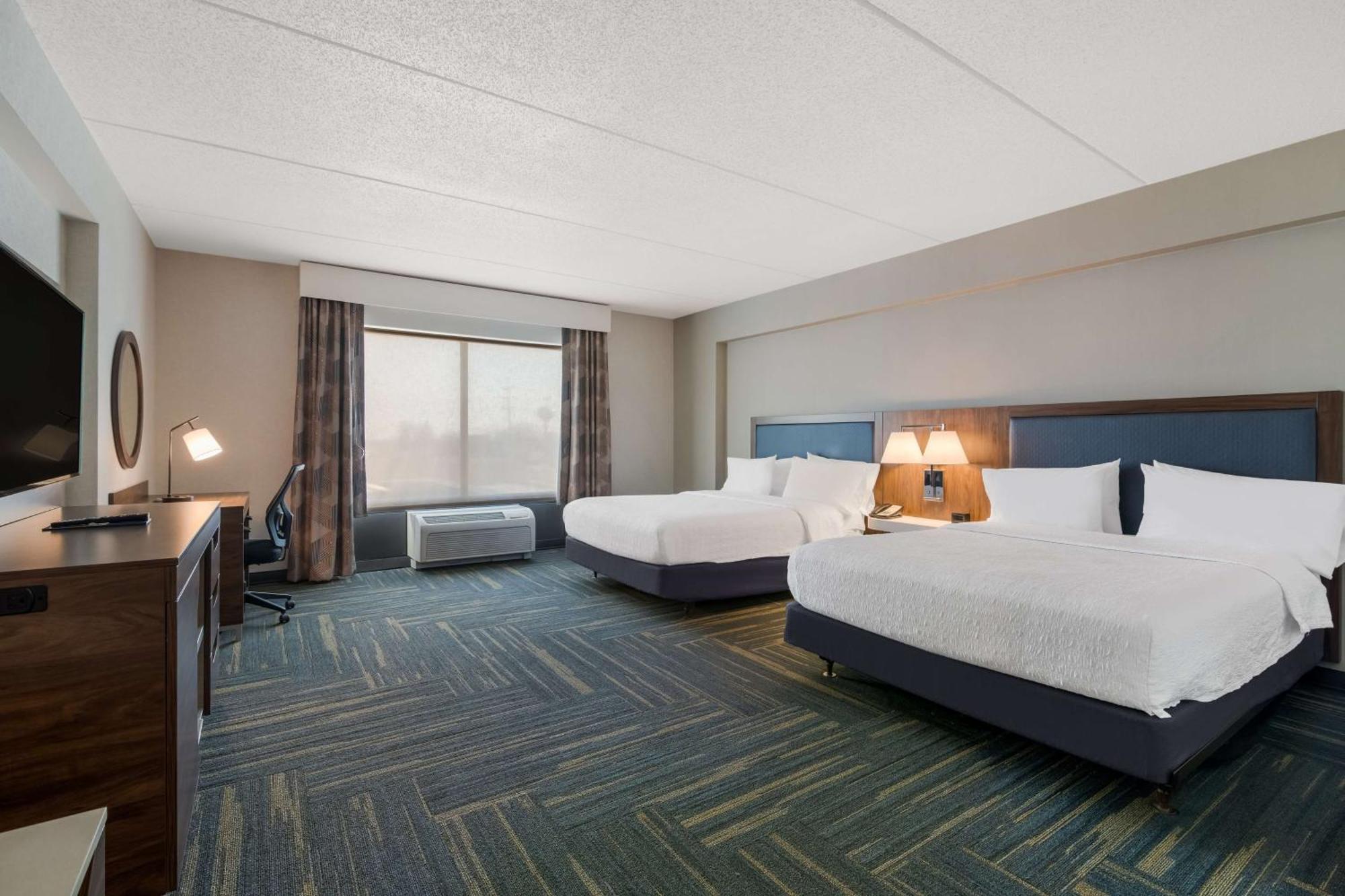Hampton Inn & Suites Платсбърг Екстериор снимка