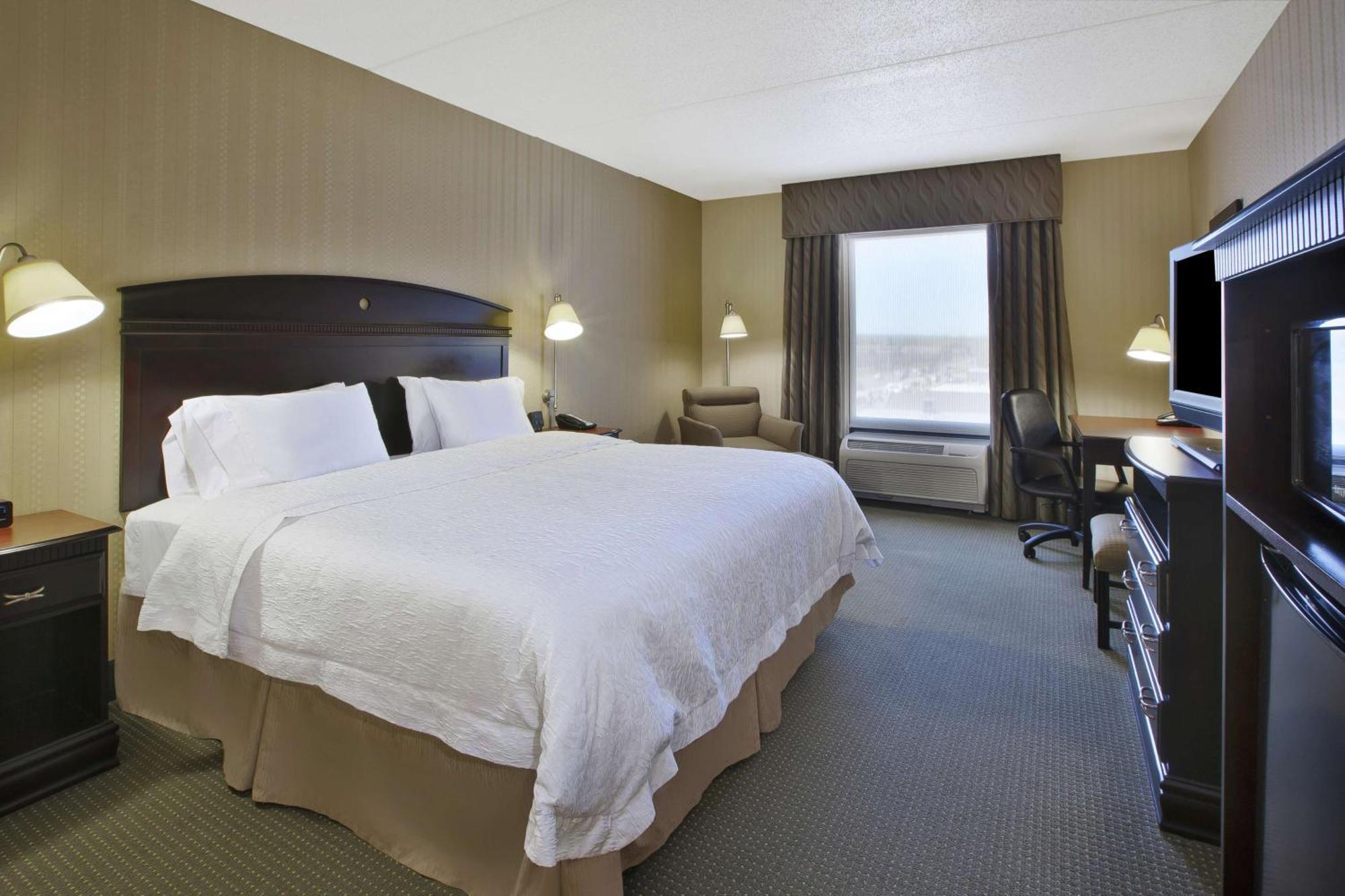 Hampton Inn & Suites Платсбърг Екстериор снимка