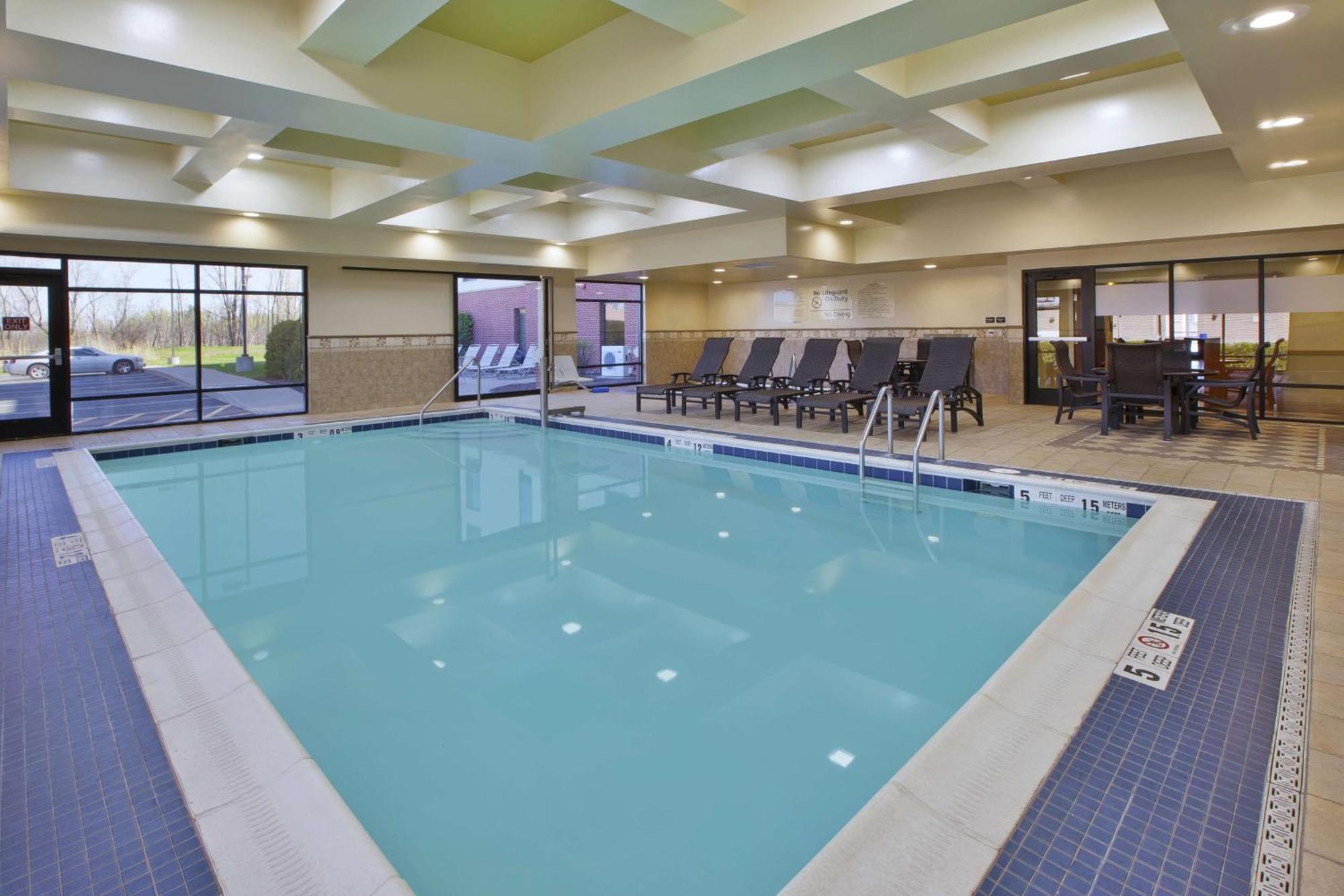 Hampton Inn & Suites Платсбърг Екстериор снимка