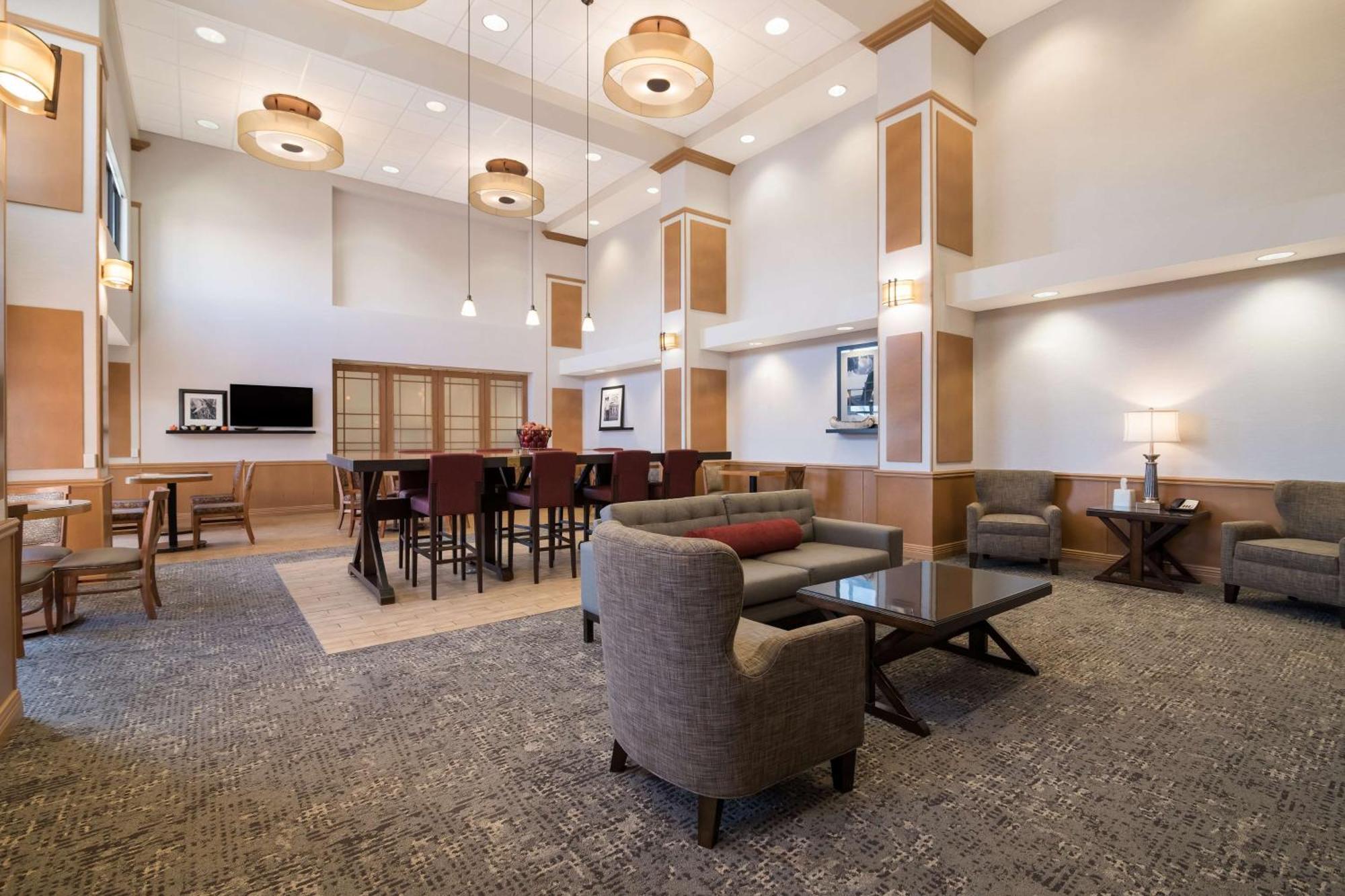 Hampton Inn & Suites Платсбърг Екстериор снимка